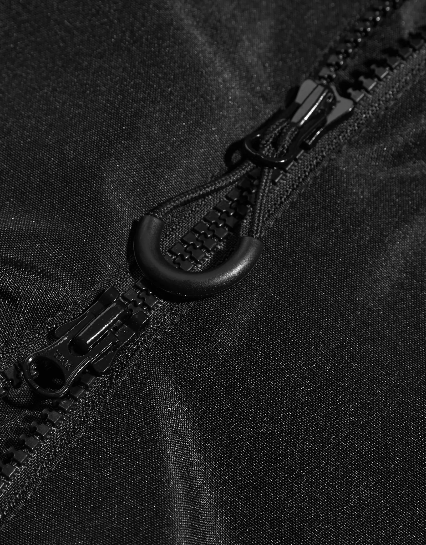 Thermal Dry Change Adult Robe - Black/Red