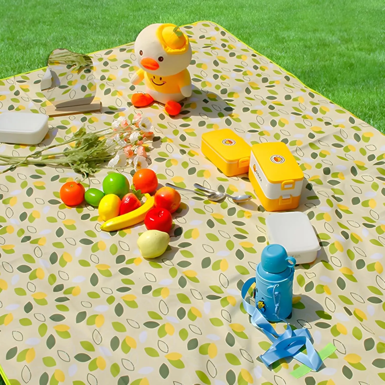 YU FENG Picnic Blankets Waterproof Outdoor Green Leaves Quick Drying Lightweight Camping Beach Blanket Mat for Travel Family Party (60x80 inch)